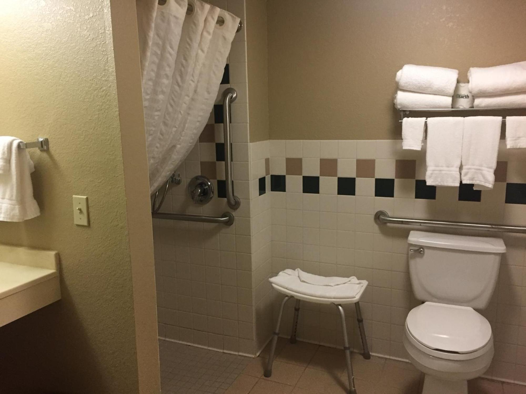 Boarders Inn And Suites By Cobblestone Hotels - Fayette Dış mekan fotoğraf