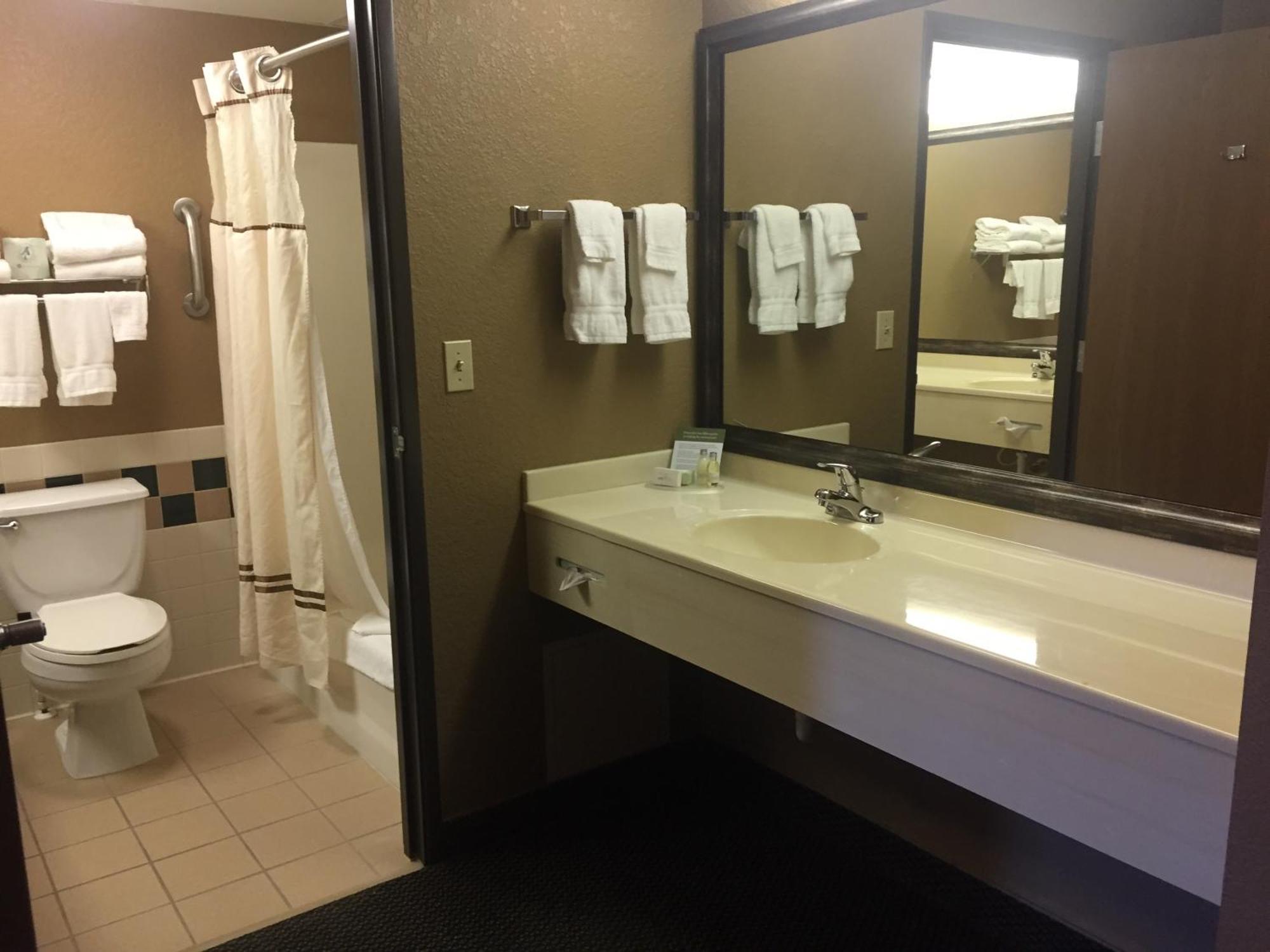 Boarders Inn And Suites By Cobblestone Hotels - Fayette Dış mekan fotoğraf